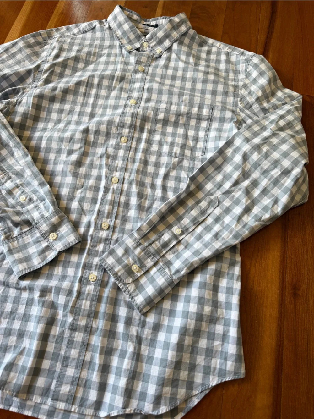 J. Crew men’s long sleeve button‎ down gray and white checkered shirt size large